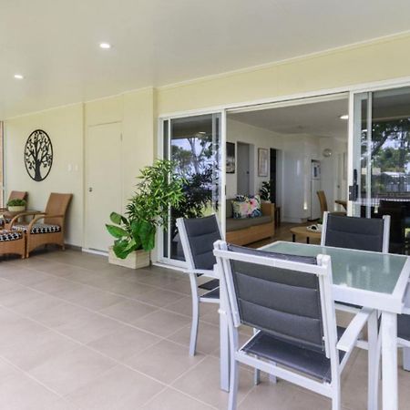 Ground Floor Air Conditioned, Fabulous Waterviews Overlooking Pumicestone Passage Bongaree Exterior photo