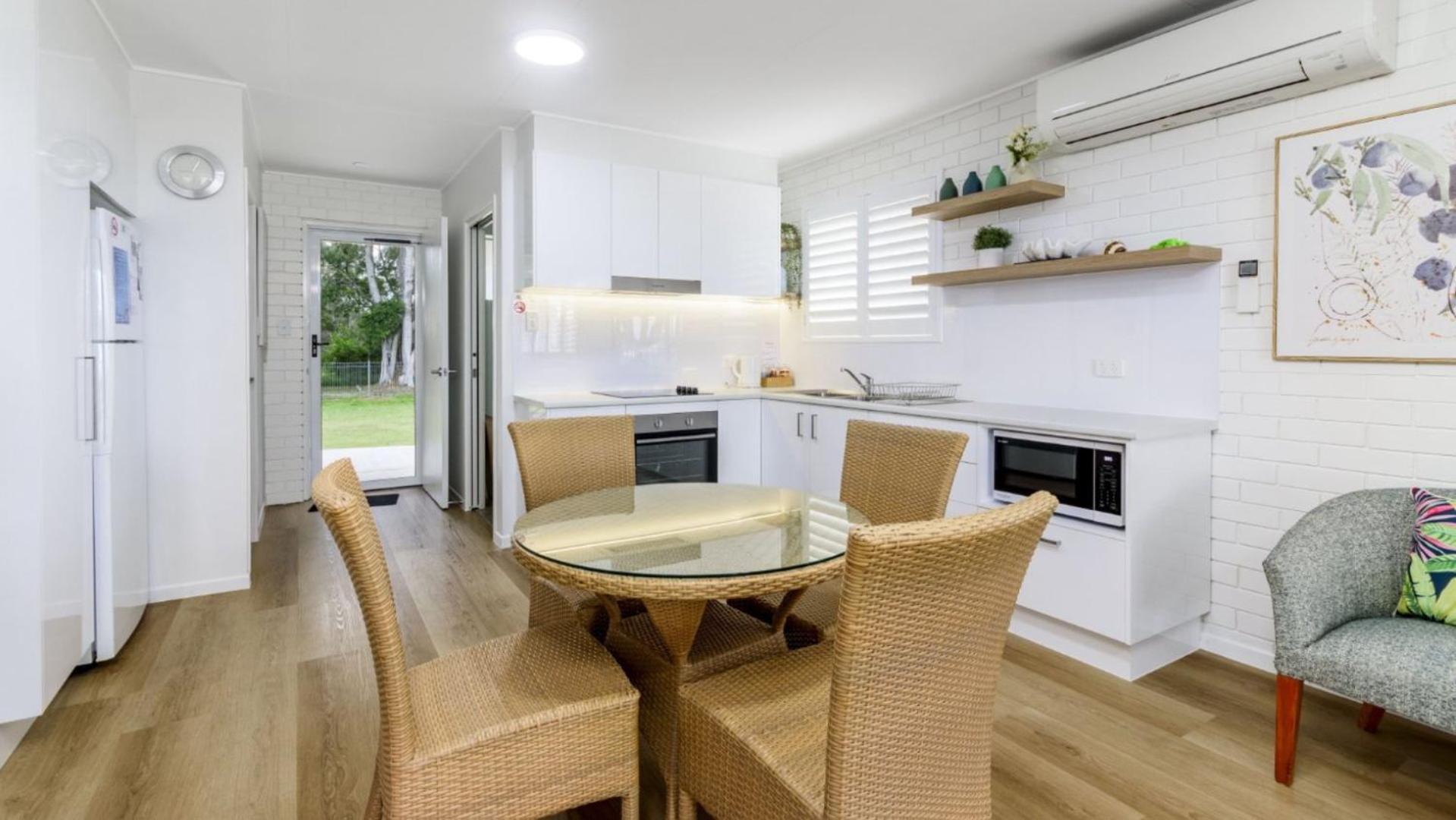 Ground Floor Air Conditioned, Fabulous Waterviews Overlooking Pumicestone Passage Bongaree Exterior photo