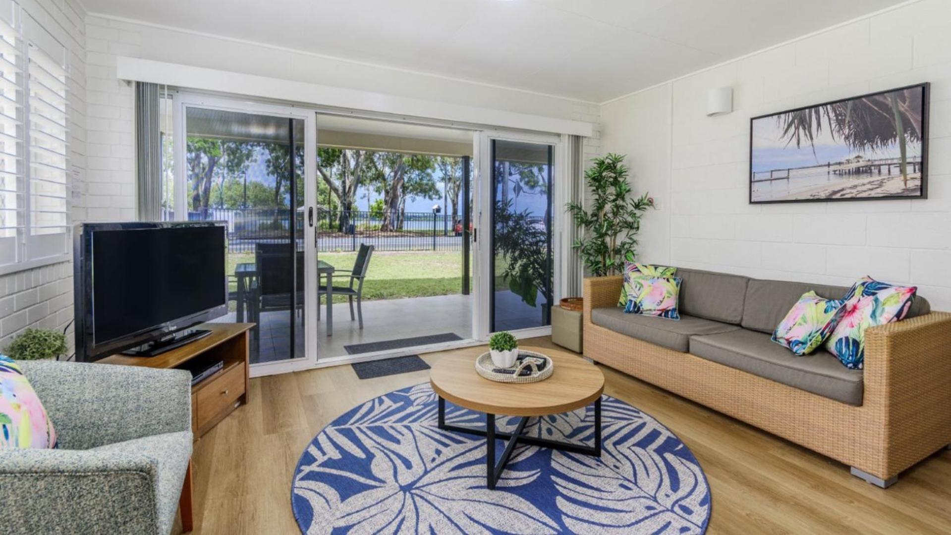 Ground Floor Air Conditioned, Fabulous Waterviews Overlooking Pumicestone Passage Bongaree Exterior photo